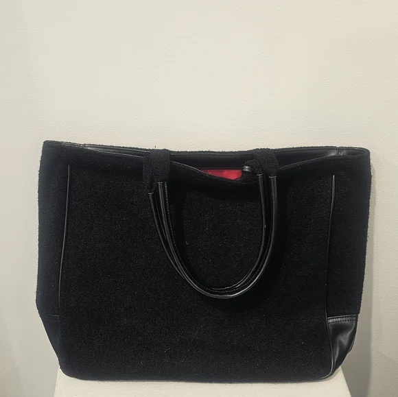 Givenchy Parfum Wool Elegant Black Tote Bag With Slik Red Lining - Picture 5 of 6